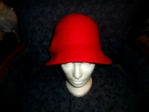 NEW-PRETTY RED WOOL CLOCHE HAT & BOW-COLLECTIONEIGHTEEN-SIZE SMALL/MEDIUM- - Picture 1 of 4