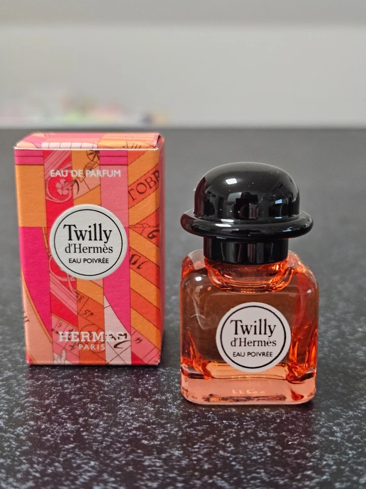 Parfum Miniatur.   TWILLY D `HERMES.  EDP.  7,5ml.  Mit Box. - Bild 1 von 1