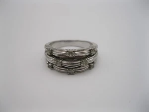 Vintage CZ sterling ring, size 8 with 8 stones and "stack look" design - Picture 1 of 9