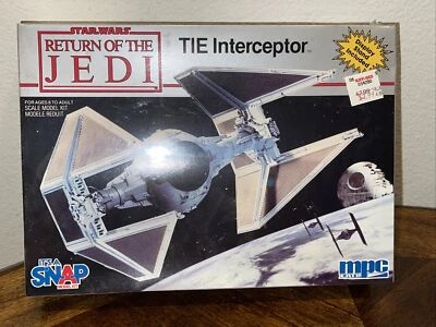 MPC 8931 Star Wars Return of The Jedi Tie Interceptor Snap Model Kit 1990 - Image 1 of 2