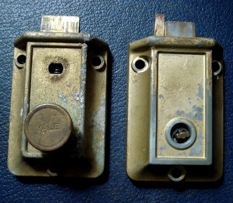 PAIR OF CIRCA 1930's ERA YALE DEAD BOLT DOOR LOCKS FOR PARTS OR REPAIR Cover