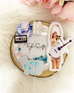 Taylor Swift Gitarre personalisierter 3D Shaker Kuchen Topper. Name, Alter. Era's Tour, - Bild 1 von 1