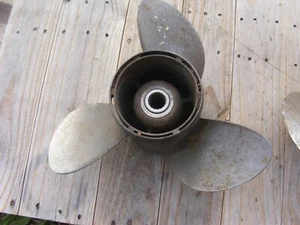 HÉLICE DE ACERO INOXIDABLE 14 1/4 X 21 OMC, 387520, EVINRUDE JOHNSON - Imagen 1 de 7