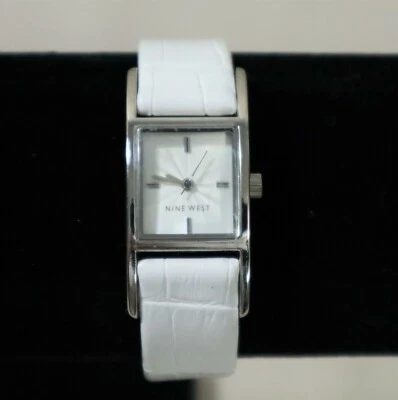 Reloj de mujer Nine West correa de cuero blanco. Reloj funcionando talla 8' correa Foto 1 de 4