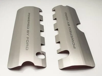 Cubiertas de bobina de combustible para motor Coyote 5.0 "Powered by Ford" (acero inoxidable cepillado) Foto 1 de 4