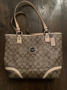 Coach Khaki Heritage Peyton Signature Tote - Picture 1 of 4