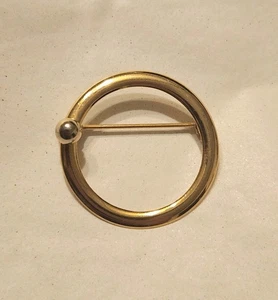 Classic Vintage Gold Tone Circle Pin Brooch Minimalist Mid Century Modern A+cond - Picture 1 of 4