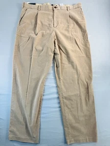 Banana Republic Pantalone Abito da Viaggio Relaxed Tapered Fit Uomo 42L X 32 Tan NUOVO - Foto 1 di 16