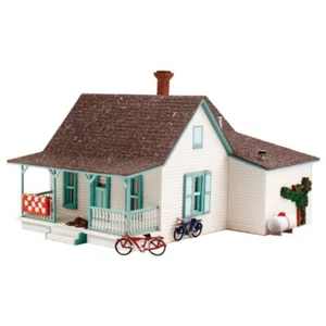 Woodland Scenics PF5206 N-Scale KIT Country Cottage, Victorian, Easy Assembly - Picture 1 of 5