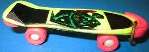SKATEBOARD L. 8 cm. ANHÄNGER - Bild 1 von 1