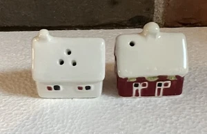 NEW Christmas Country Cottage Salt & Pepper Shaker Set / Ornament - Picture 1 of 4