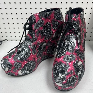 PUÑO DE HIERRO-Brillante Claro-Rosa Satinado Negro Calavera-Botines Cuña-Talla 10 Gran Forma - Imagen 1 de 14