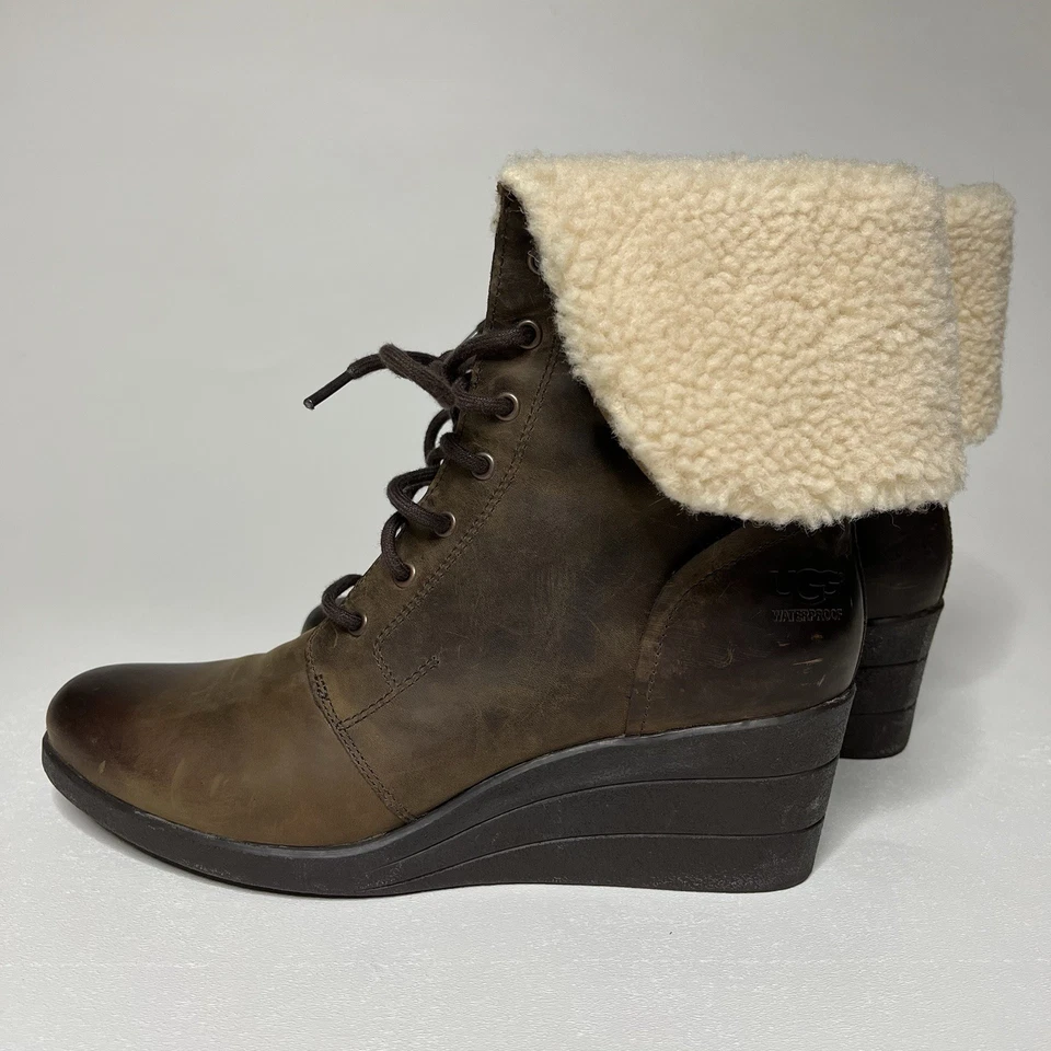 Botas con cordones UGG Zea impermeables de cuero marrón de oveja con tacón de cuña TALLA 11 Foto 1 de 4