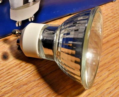 TCP GU10 Halogen Spotlight Bulbs 50W Dimmable 6 Pack Twist Lock 300lm NEW - Image 1 of 3