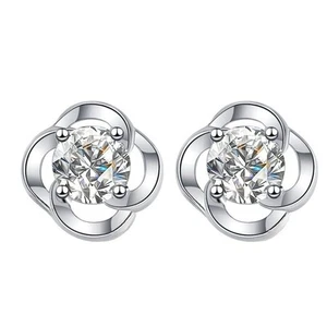 #65 Moissanite 1CT Clover Stud Earrings 925 Sterling Silver - Picture 1 of 5
