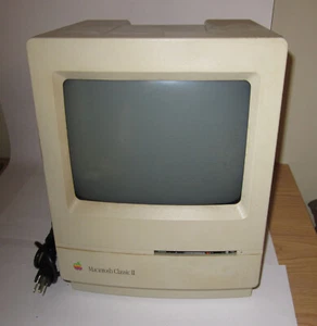 Vintage Apple Macintosh Classic II Computer M4150 For Parts or Repair AS IS 1991 - Picture 1 of 6