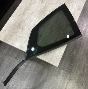 LAMBORGHINI HURACAN LP610-4 COUPE RIGHT QUARTER WINDOW GLASS *NOTE - Picture 1 of 6