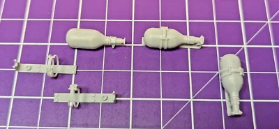 HENGLONG British Ethyl Bromide Fire extinguisher Set WW II Scale 1:16