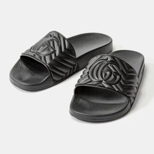 Sandalia acolchada para hombre GUCCI GG Matelasse 601041 talla 11 G, US 11,5 $495 - Imagen 1 de 14