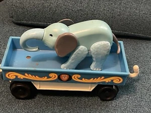 Vintage FISHER PRICE Train Piece 1973 With Elephant - Picture 1 of 7