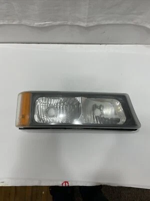 2003-2007 Chevrolet Silverado 1500 Pickup dianteiro direito lâmpada de estacionamento OEM - Imagem 1 de 4