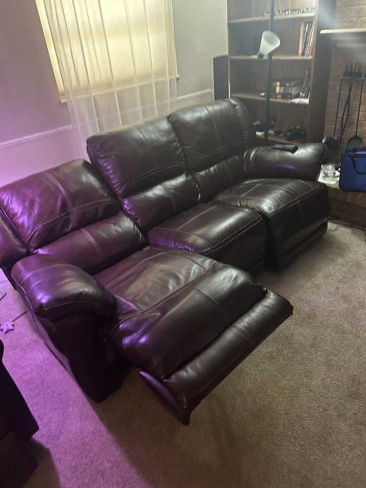 juego sofá salón cuero usado,con sofá cama, reclinables  Foto 1 de 1