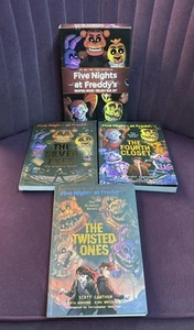Five Nights at Freddy's Graphic Novel Trilogy 3 Book Box Set Scott Cawthon - Picture 1 of 14