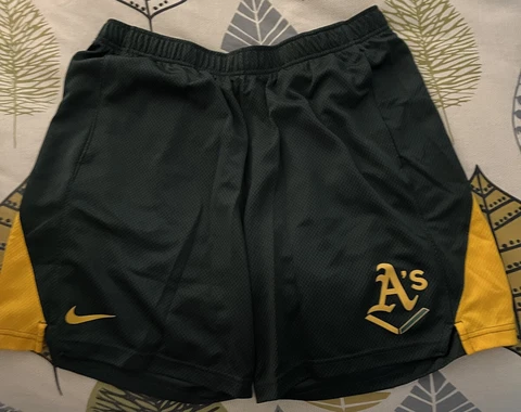 Authentic Men’s Nike Oakland Athletics Shorts XL Cover