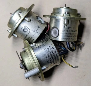 THREE Bendix AY-1 synchro transmitters - Pioneer Instruments - Picture 1 of 1