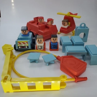 Винтажный лот товаров Playskool McDonald's Familiar Places Little People Rescue Fire - Изображение 1 из 4