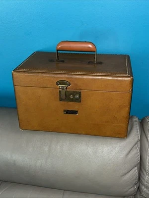 Mala de bagagem lateral dura vintage Chas W. Wolf New York Inc estojo de trem 12x7,5x7 - Imagem 1 de 4