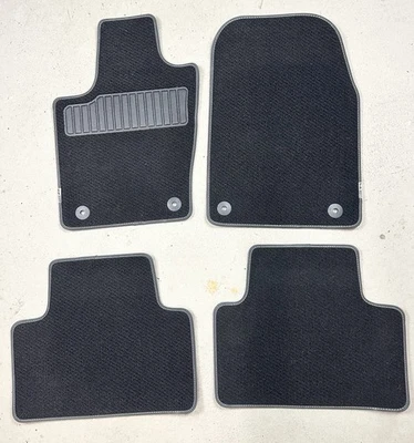 2021 JEEP GRAND CHEROKEE 80 周年纪念脚垫套件 7CN71DX9AA 黑色 — 第 1/4 张图片