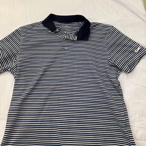 The Nike Tee Boys Size Large Standard Fit Short sleeve Shirt - Picture 1 of 3