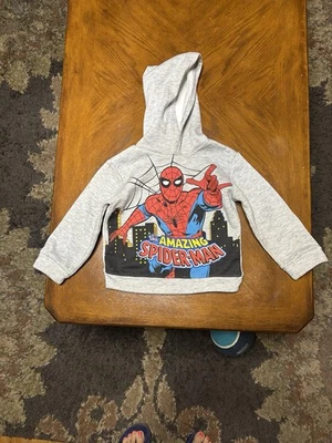 Sudadera con capucha Spider-Man talla 4T usada en excelente estado Foto 1 de 4