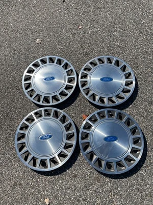 Tapacubos de fábrica 1987 a 1994 Ford Aerostar Tempo 14 pulgadas cubiertas de rueda bonitas Foto 1 de 4