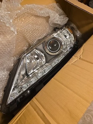 2013 2014 2015 Lexus ES300H ES350 Left Side OE New In Box Headlamp - Image 1 of 3