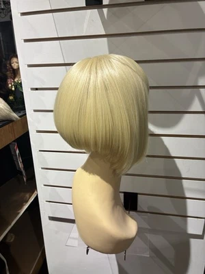 Peruca Platinum Blonde Page Boy, Bob mais longa na frente reta através do Bang - Imagem 1 de 4