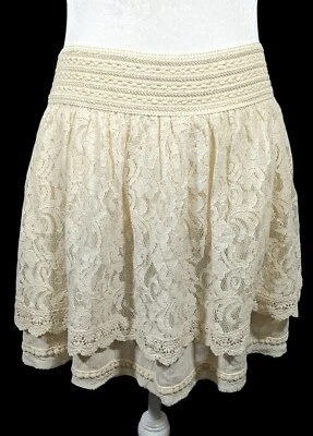 Falda Miss Me Crema Encaje Capas Hasta la Rodilla Talla Grande Foto 1 de 4