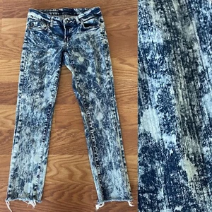 Raro MILEY CYRUS x MAX AZRIA lavado ácido desgastado corte longitud tobillo jeans 28 - Imagen 1 de 9