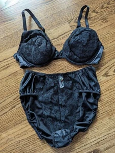 Vintage Fruit of the Loom FTL Second Skin Bra 36C & Sz 6 Bikini Panties SET NWOT - Picture 1 of 12