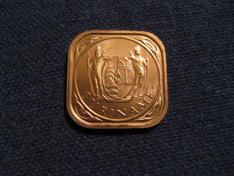 1988 Suriname 5 cent coin  nice Uncirculated coin nice coins !!! square ebayship Cover