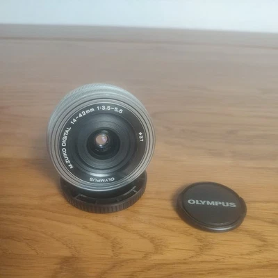 Olympus M.Zuiko Digital ED 14-42mm F3.5-5.6 EZ Lens, Micro Four Thirds - Image 1 of 4