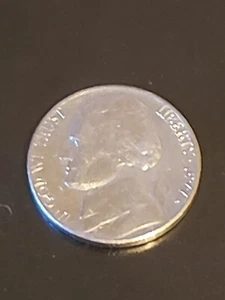 1977 D Jefferson Nickel - Actual Collectible Coin In Photo - - Picture 1 of 2