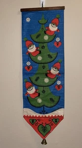 Colgante de pared vintage escandinavo Jerry Roupe Tomte/Tomtar Santas Navidad, 24" - Imagen 1 de 6