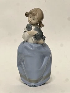 Lladró Girl Figurine Daisa 1987 NAV 7.5" Holding Puppy Handmade Spain - Picture 1 of 5