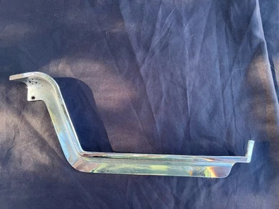 Отделка переднего крыла со стороны водителя 1966-1967 LLINCOLNCONTINENTAL - Изображение 1 из 4