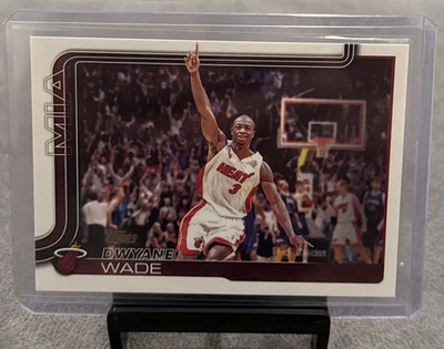 Baloncesto Topps #261 2025-26 Dwyane Wade Miami Heat SSP variación espejo dorado Foto 1 de 3