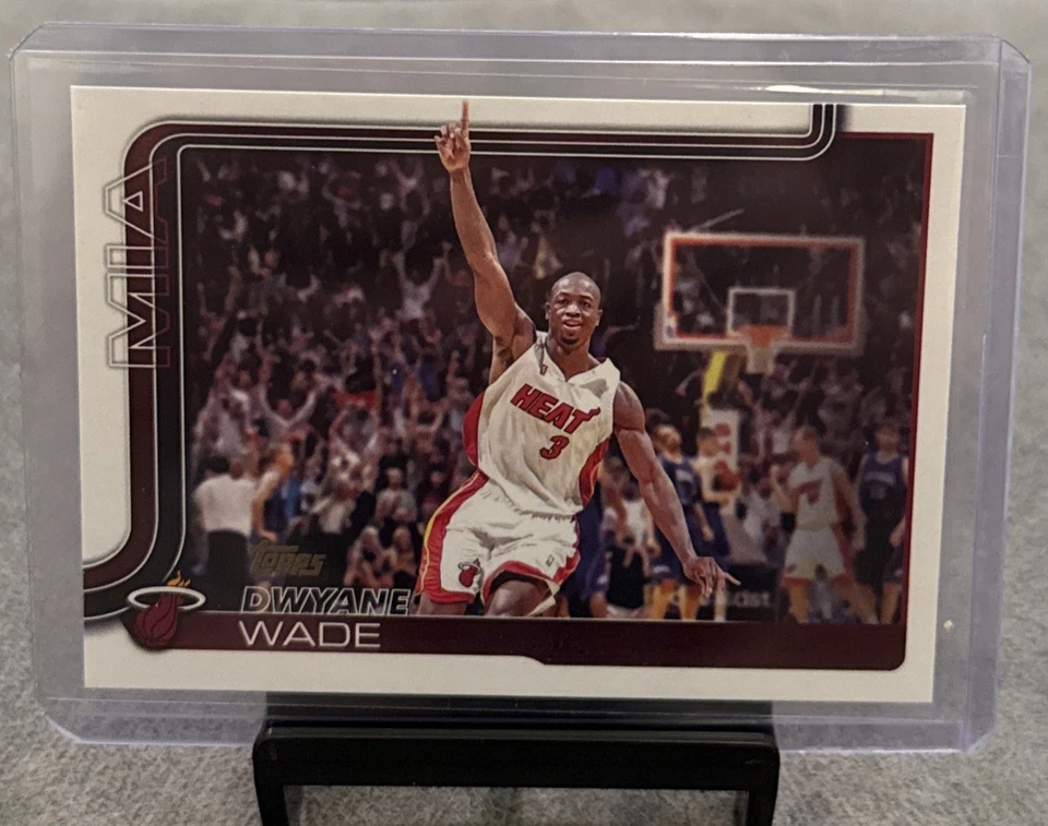 2025-26 Topps Basketball #261 Dwyane Wade Miami Heat SSP Golden Mirror Variation - Image 1 of 3