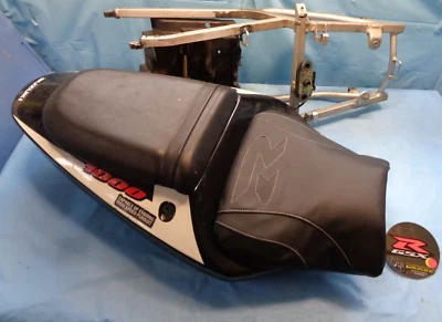 Suzuki GSXR 1000 2002 sección trasera subchasis soporte asientos delanteros 01 02 Foto 1 de 4