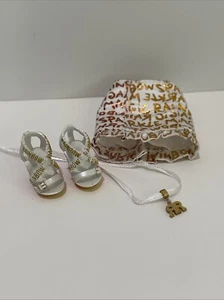 Abito Rainbow High Devious Twin Laurel scarpe tacco gonna collana lotto 3 pezzi - Foto 1 di 7